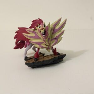 Pokemon Zamazenta Crowned Shield Figure 2023 Nintendo